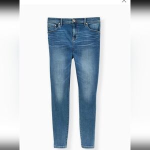 Torrid Midfit Super Skinny High Rise Jeans size 14 Tall